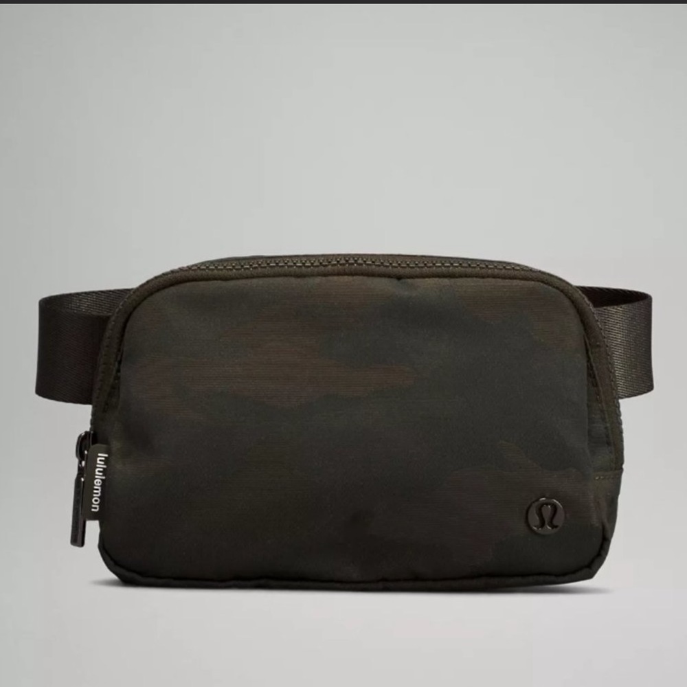 🍋Lululemon🍋 Everywhere Belt Bag in Heritage Camo Dark Olive